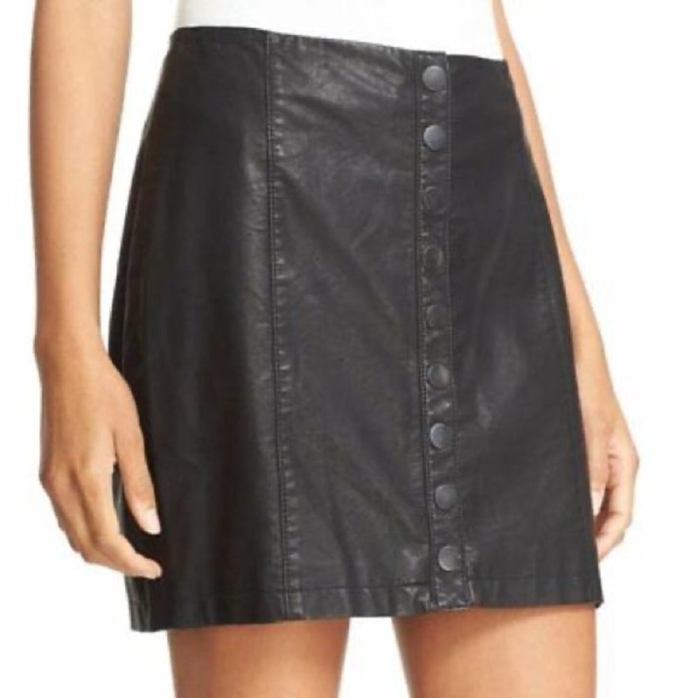 Free People Black Vegan Faux Leather "Oh Snap" Leather Mini Skirt - Size 0